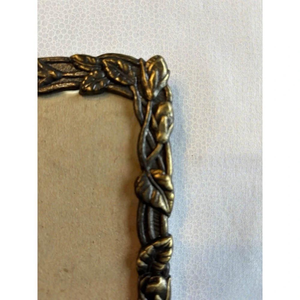 Vintage Weston Ornate‎ Bronze Toned Rose Flower Edge Photo Frame Desktop Stand